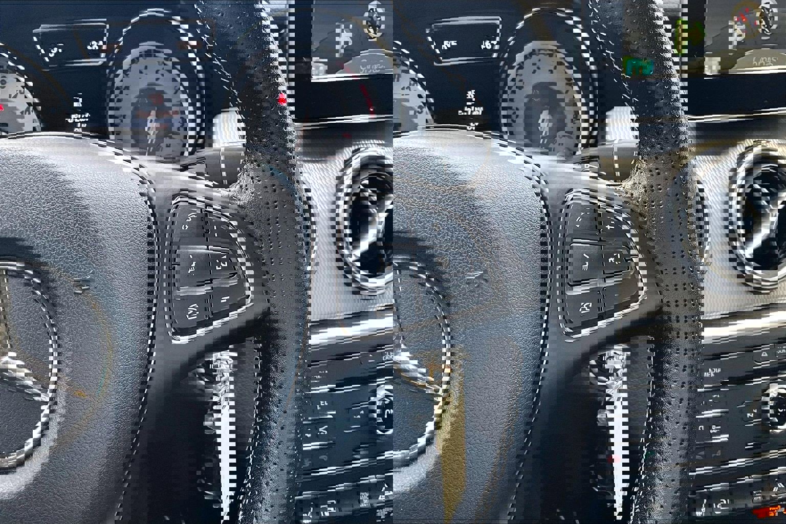 Used 2017 Mercedes-Benz GLA 250 4MATIC image 19