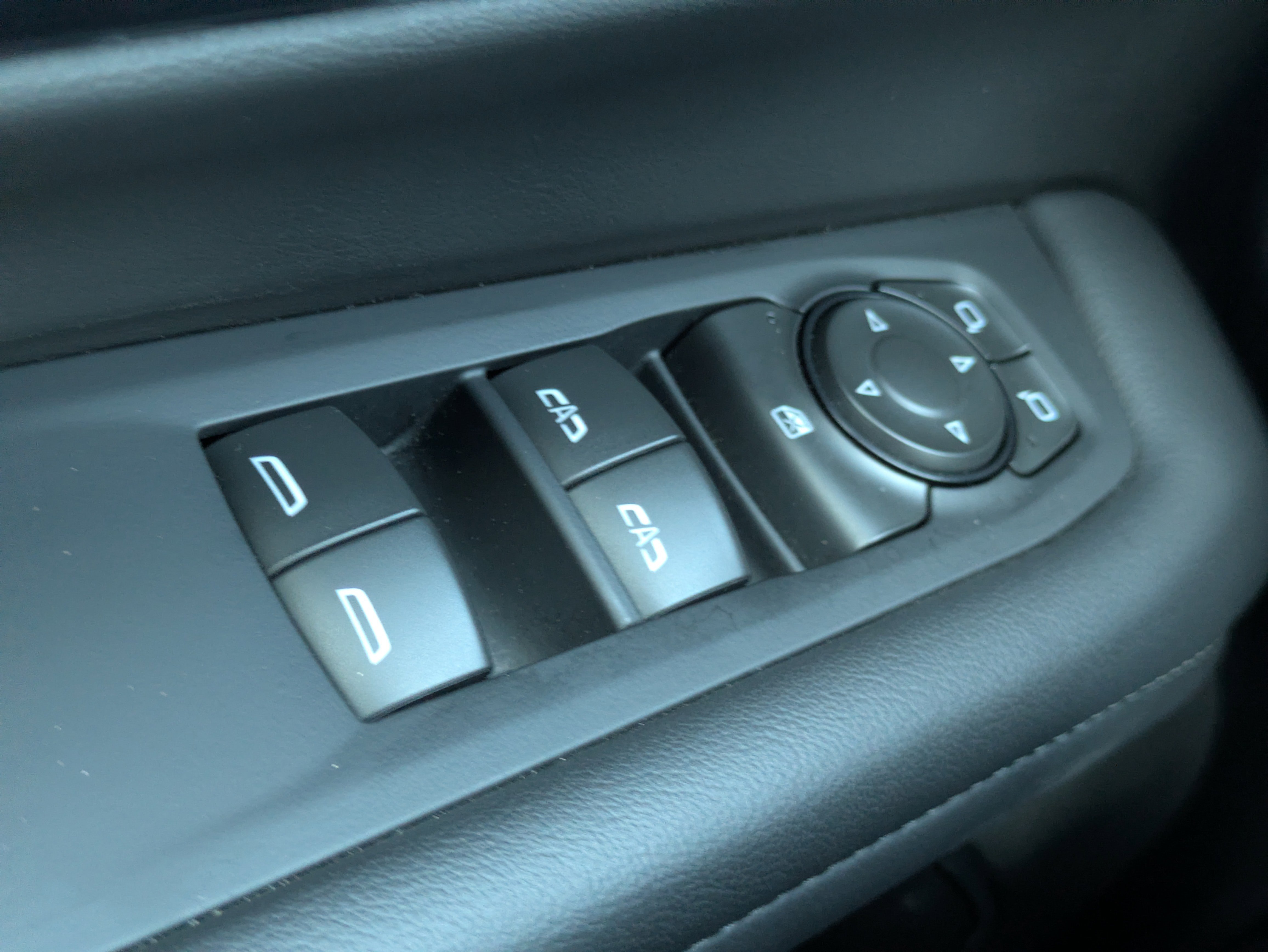 Used 2025 Chevrolet Suburban LS image 13