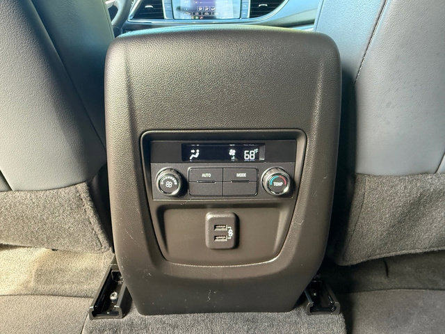Used 2024 Buick Enclave Essence image 18
