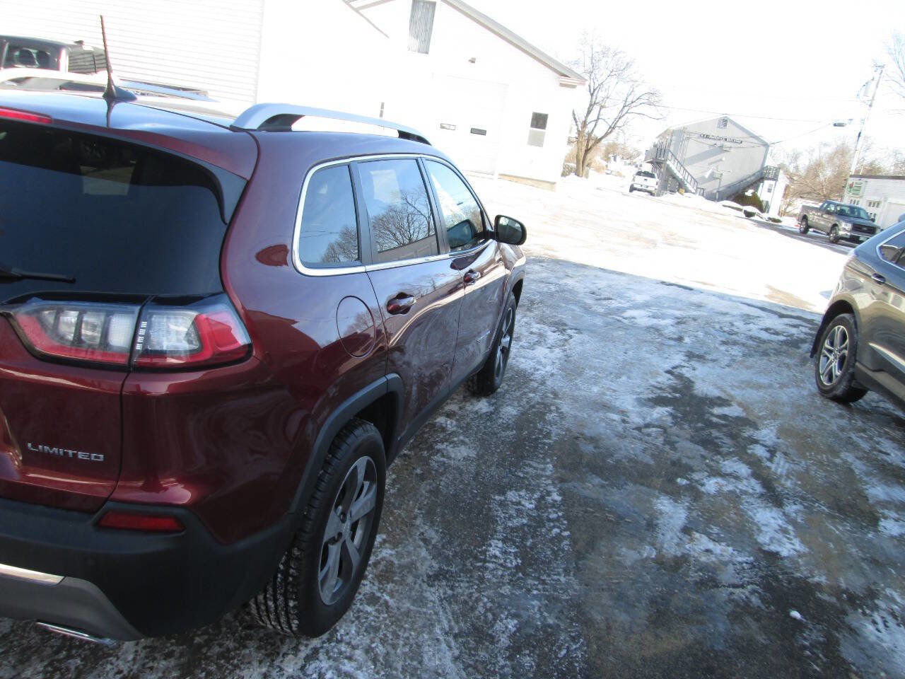 Used 2019 Jeep Cherokee Limited image 8