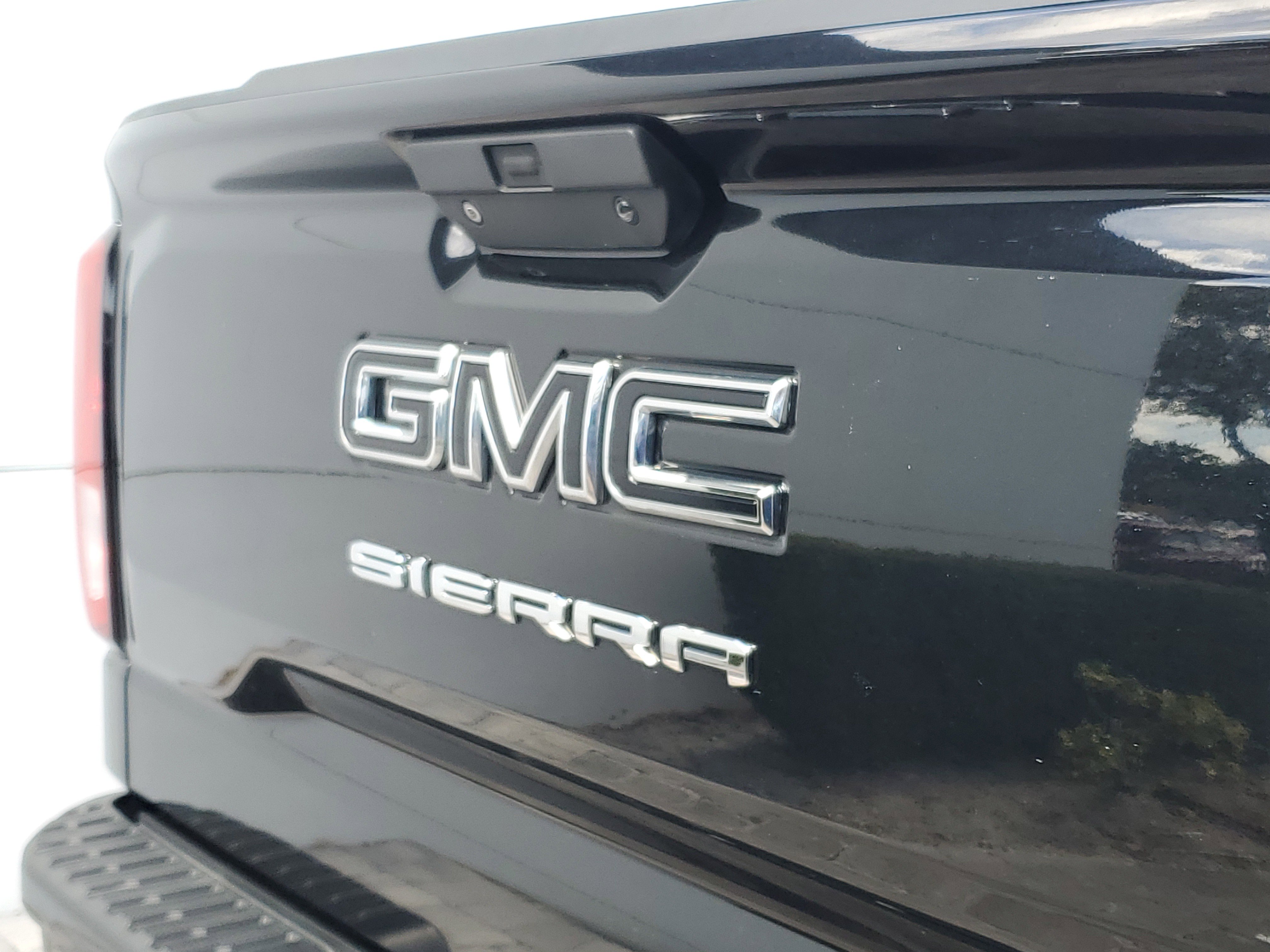 Used 2021 GMC Sierra 1500 Elevation w/ Preferred Package image 9