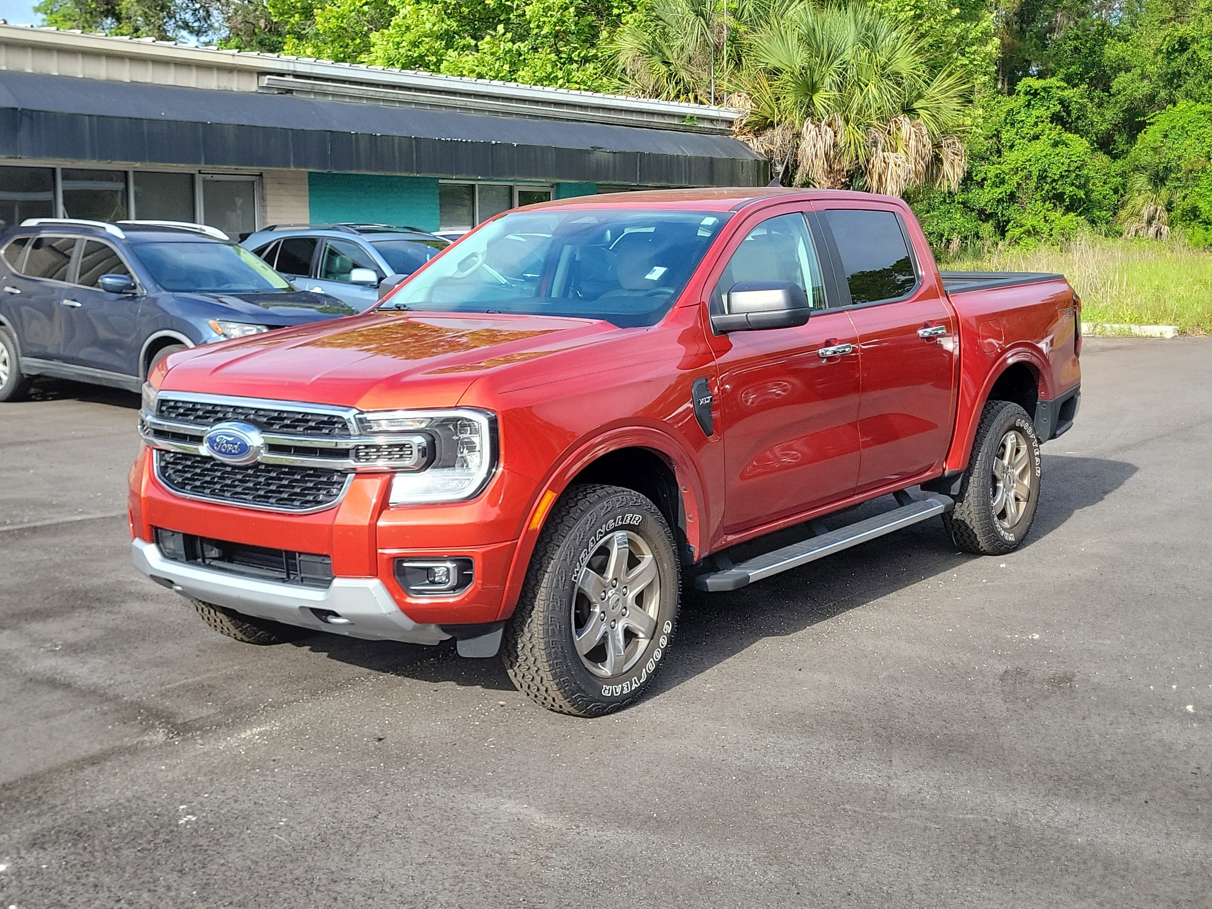 Used 2024 Ford Ranger XLT w/ FX4 Off-Road Package AWD/4WD image 3