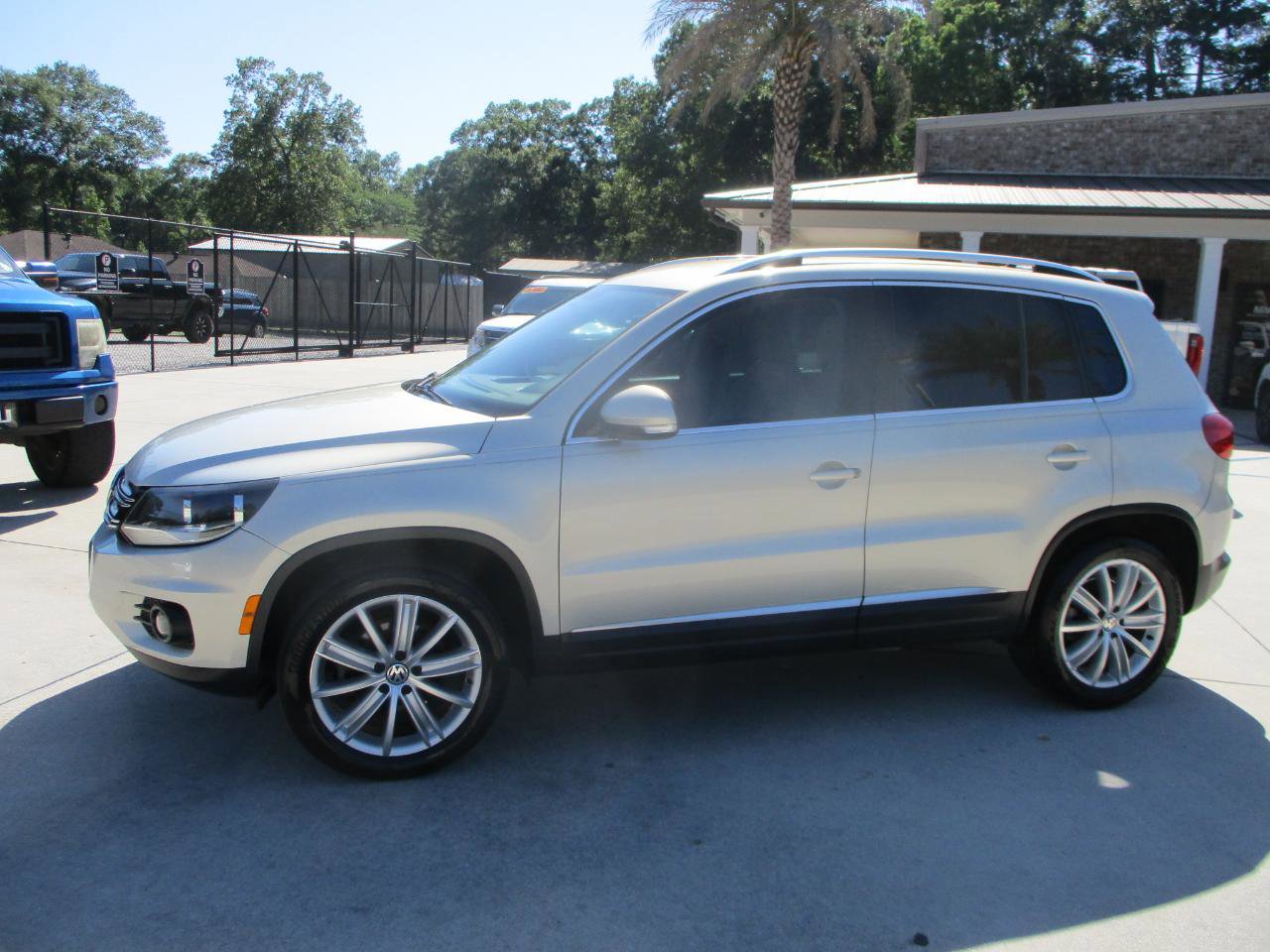 Used 2013 Volkswagen Tiguan SE FWD image 5