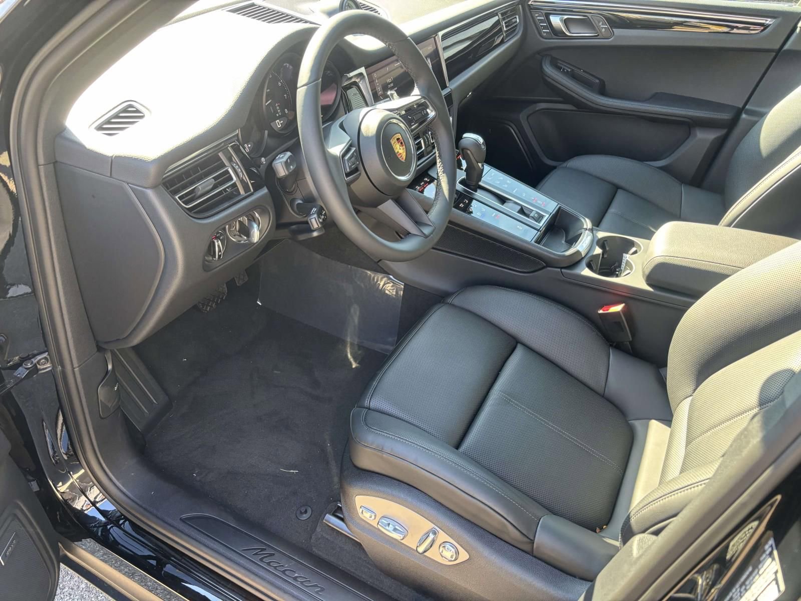 New 2026 Porsche Macan AWD/4WD image 19