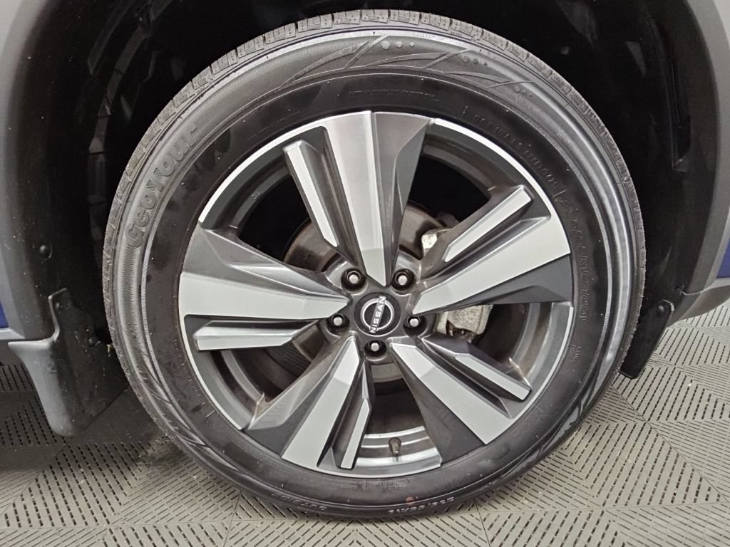 Used 2023 Nissan Rogue Platinum AWD/4WD image 46