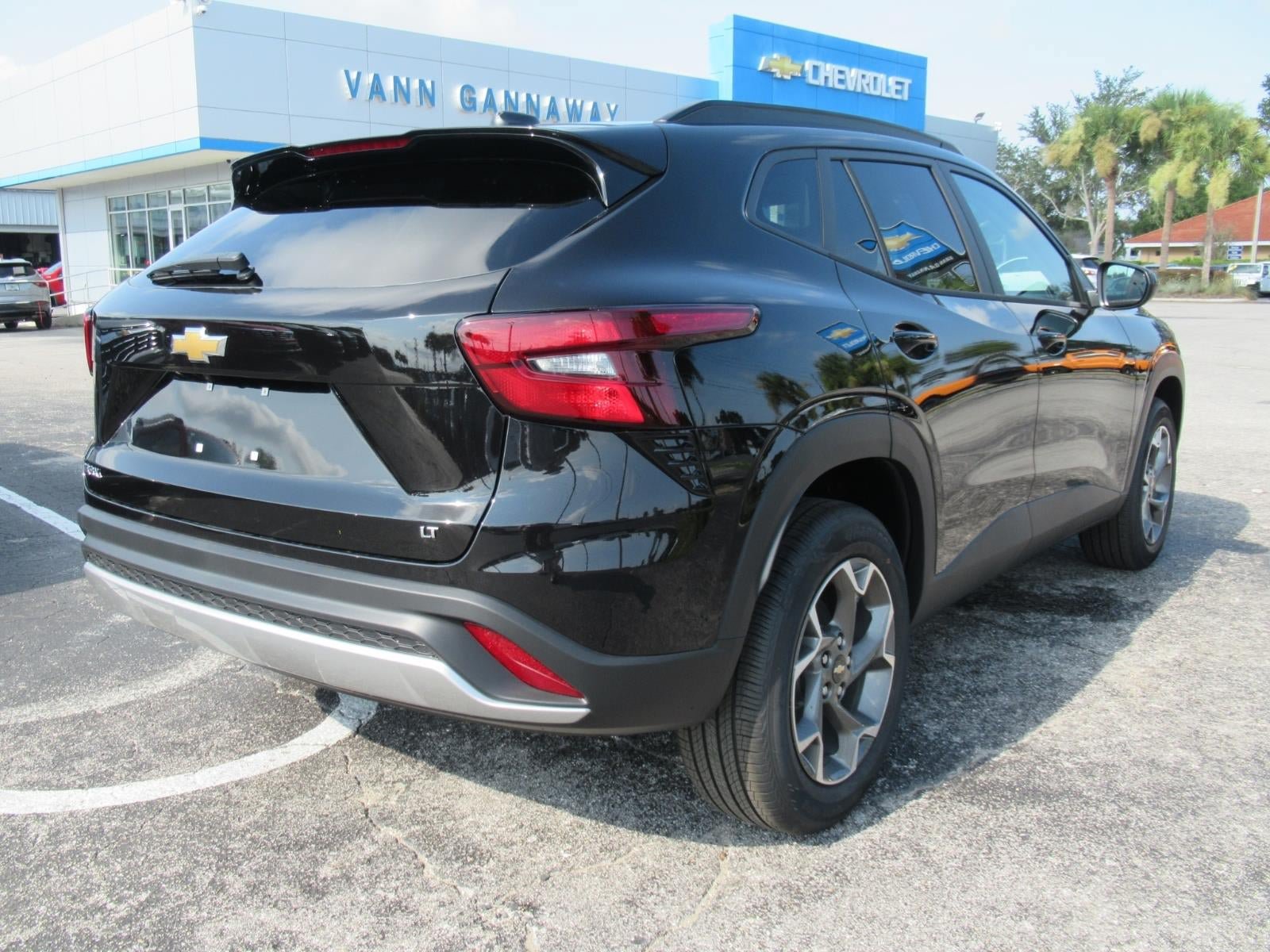 New 2026 Chevrolet Trax LT w/ Sunroof Package FWD image 5