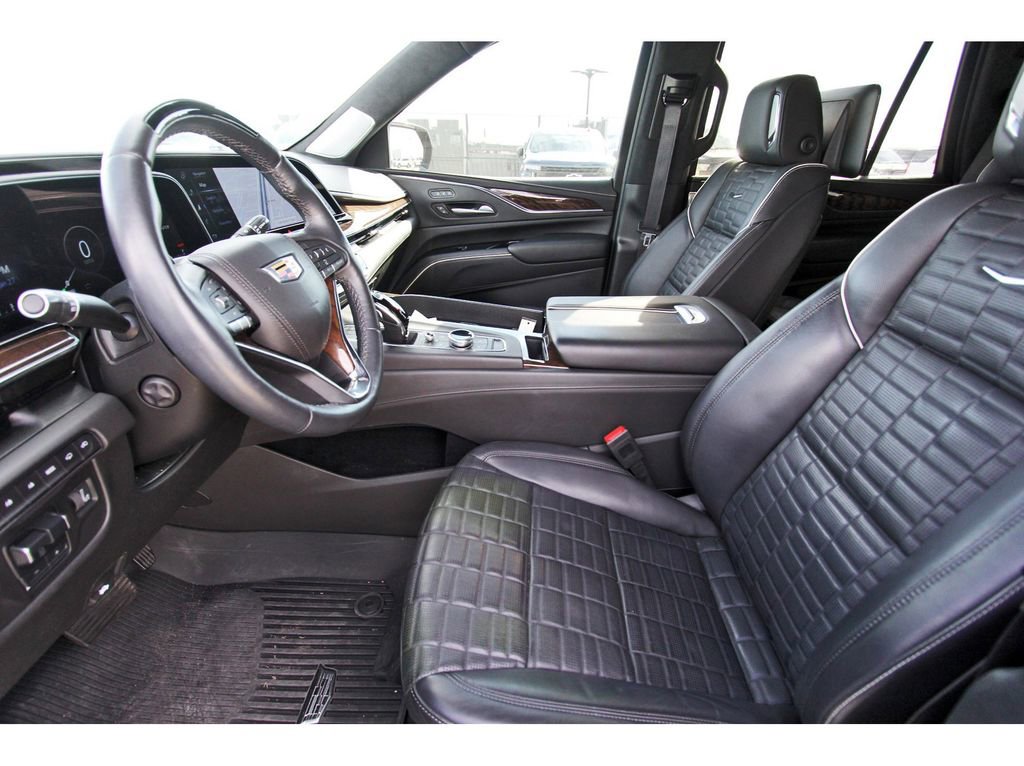 Certified 2024 Cadillac Escalade Sport Platinum w/ Heavy-Duty Trailer Package image 6