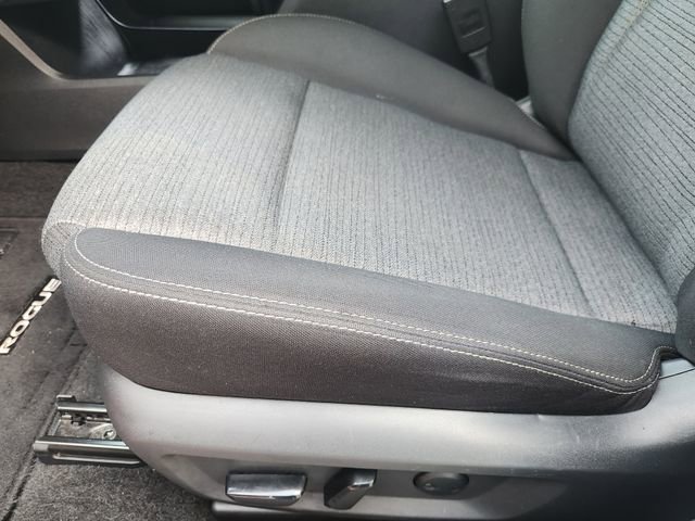 Used 2022 Nissan Rogue SV image 19