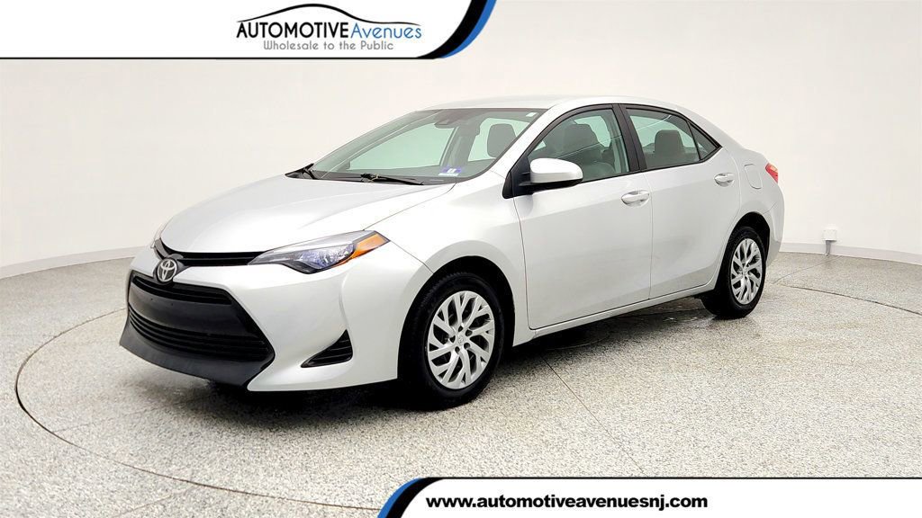Used 2019 Toyota Corolla LE image 1