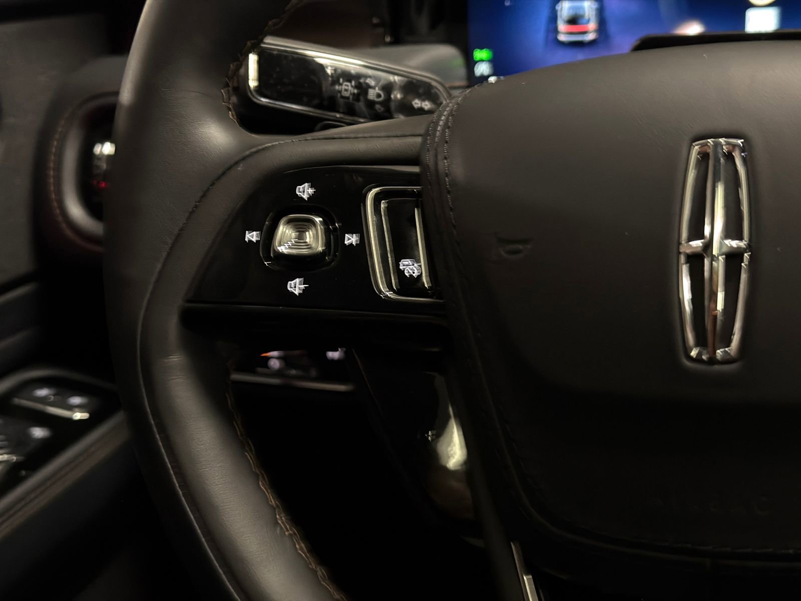 New 2026 Lincoln Aviator Reserve AWD/4WD image 25
