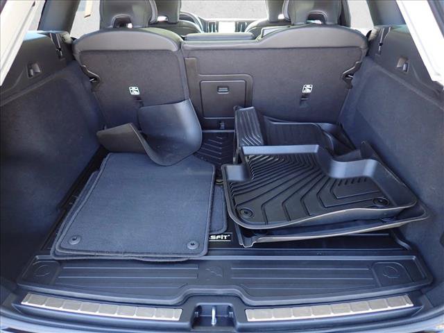 Used 2025 Volvo XC60 B5 Plus AWD/4WD image 8