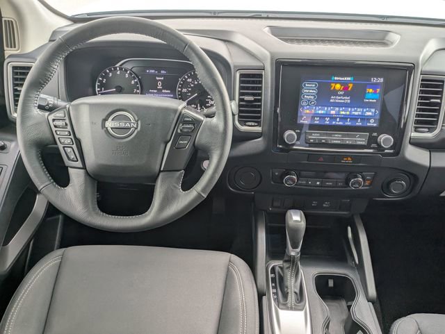 Used 2022 Nissan Frontier SV image 25