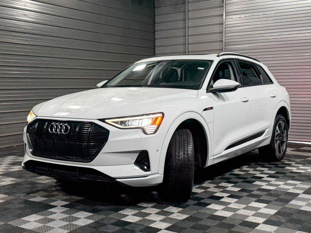 Used 2022 Audi e-tron Premium w/ Convenience Plus Package image 46