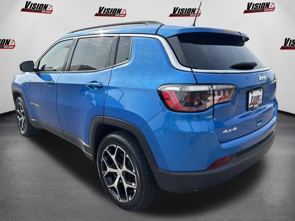 Used 2024 Jeep Compass Latitude AWD/4WD image 8