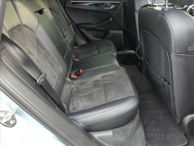 Used 2018 Porsche Macan AWD/4WD image 19