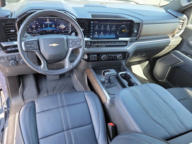 Used 2023 Chevrolet Silverado 1500 High Country w/ Technology Package image 17