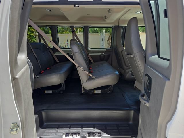 Used 2025 Chevrolet Express 3500 LS RWD image 12