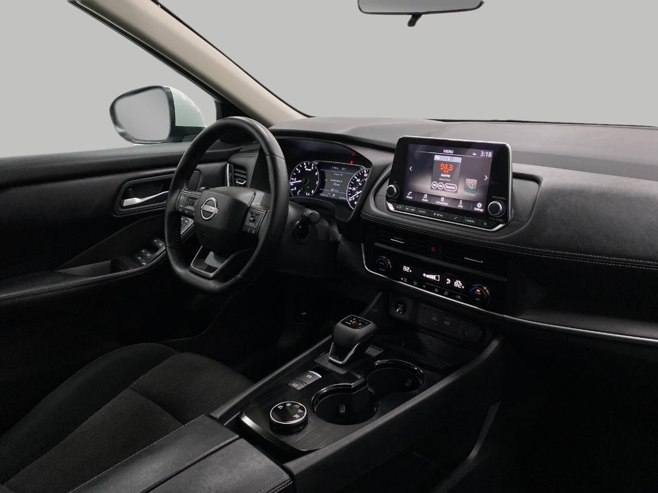 Used 2025 Nissan Rogue SV image 19