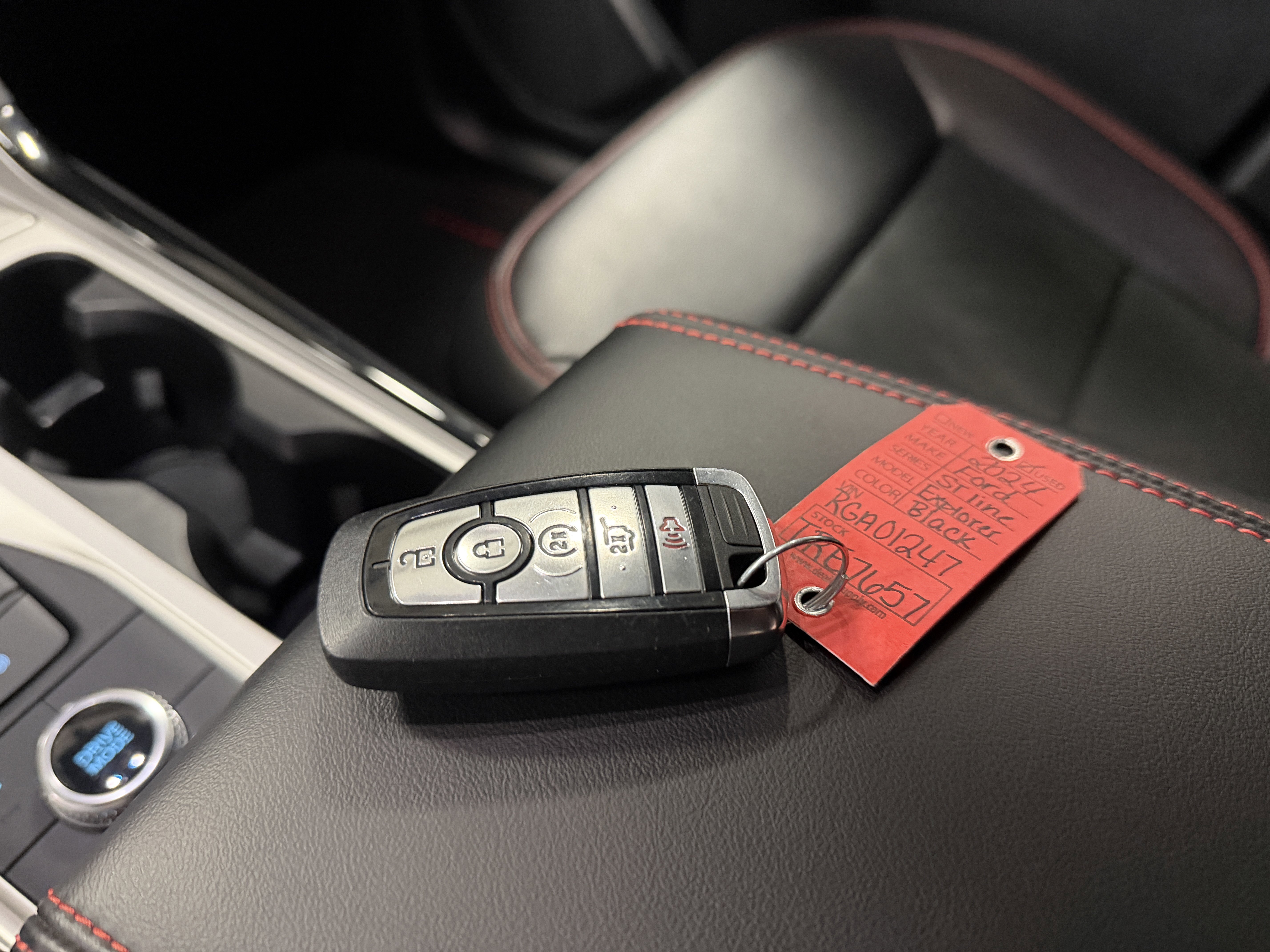 Used 2024 Ford Explorer ST-Line w/ Class IV Trailer Tow Package image 13