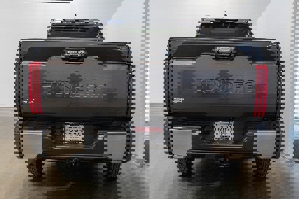 Used 2023 Toyota Tundra Limited w/ Power Package image 8