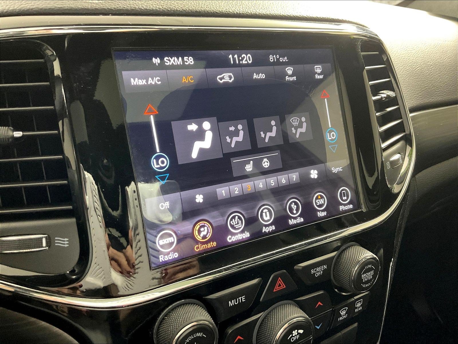 Used 2019 Jeep Grand Cherokee Altitude AWD/4WD image 36