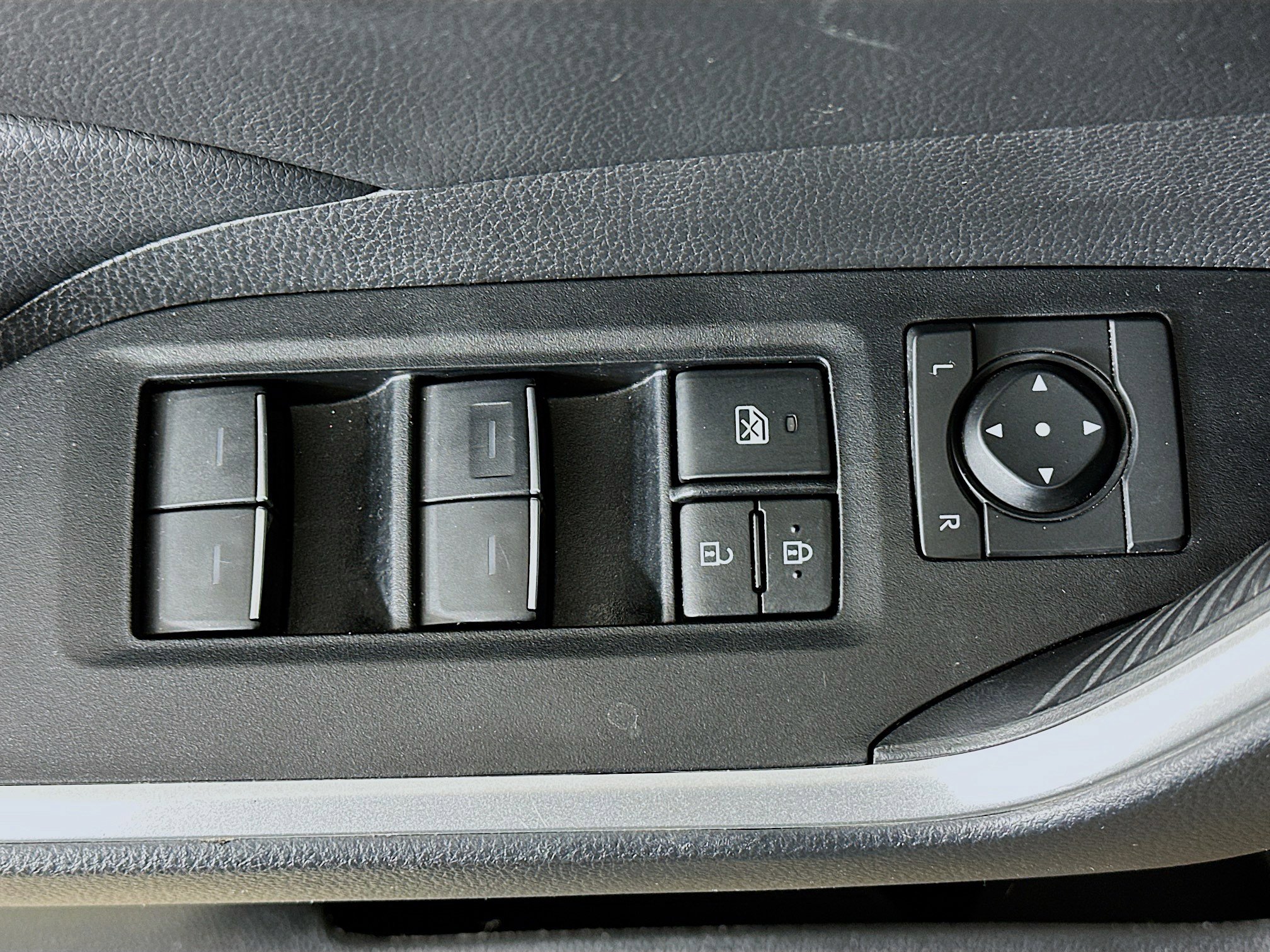 Used 2024 Toyota RAV4 XLE image 15