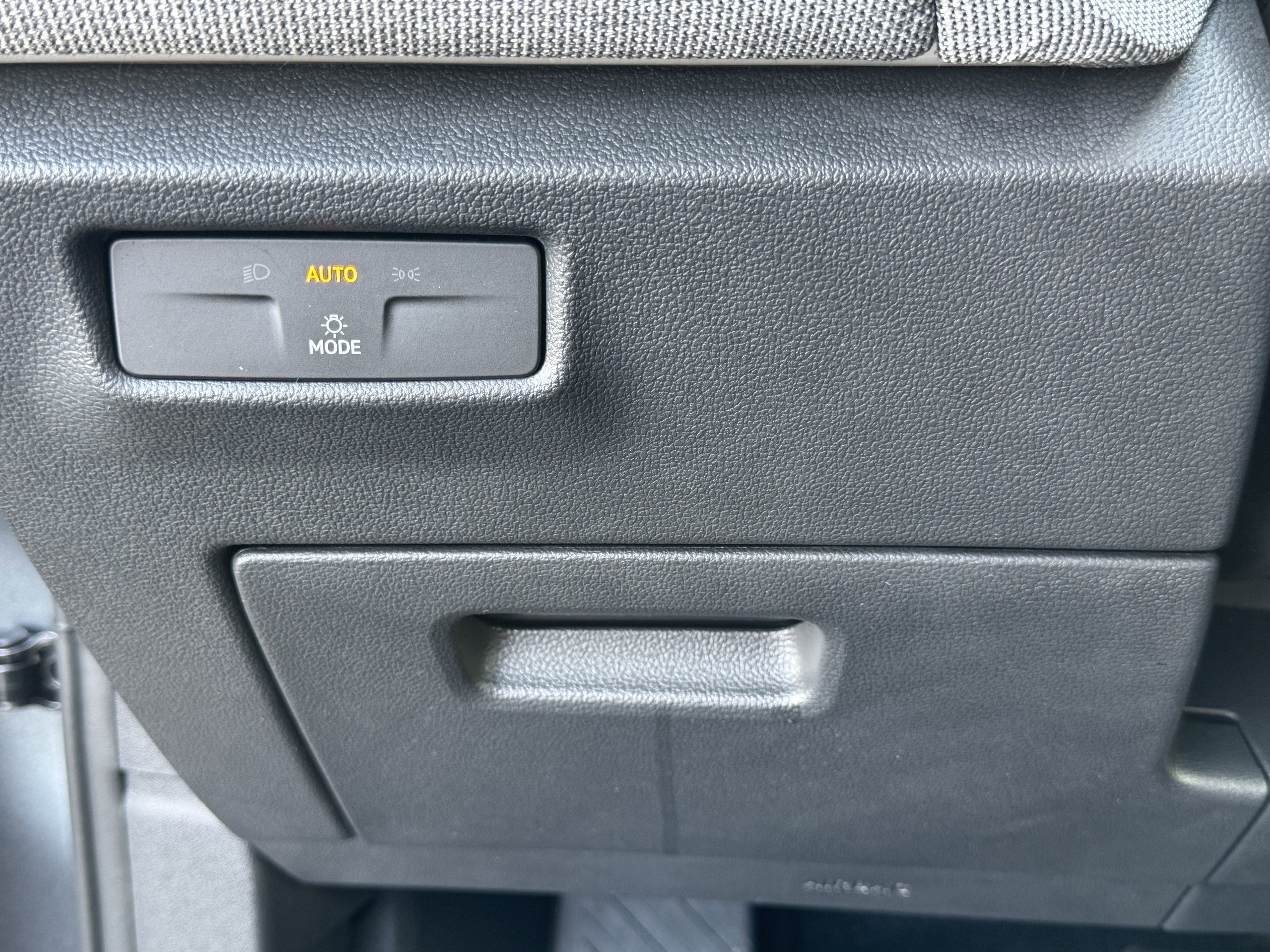 Used 2025 Volkswagen Tiguan S image 30