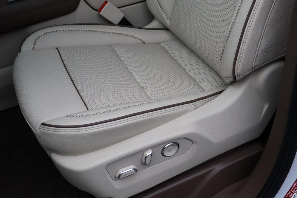 New 2026 GMC Yukon XL Denali w/ Denali Reserve Package image 12