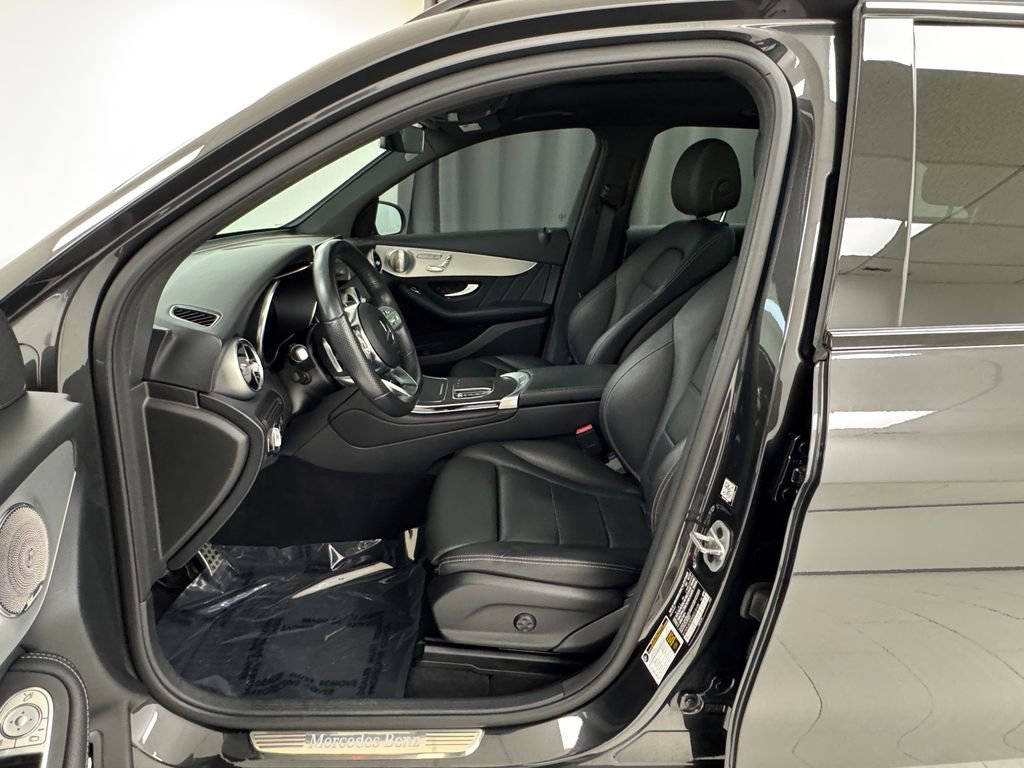 Used 2021 Mercedes-Benz GLC 300 image 10