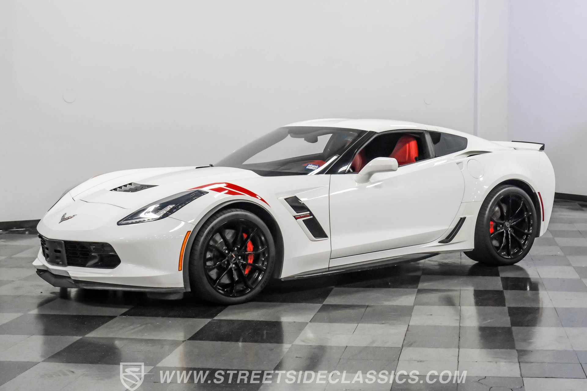 Used 2019 Chevrolet Corvette Grand Sport image 7