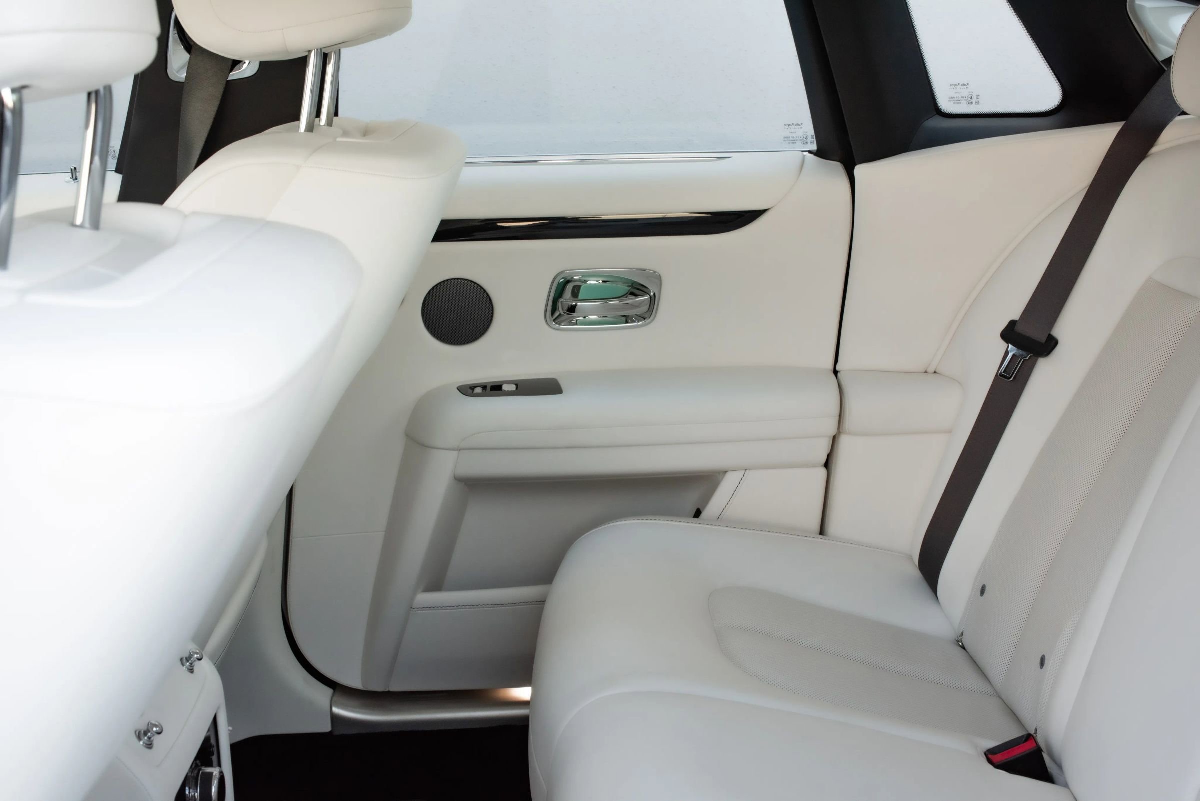 Used 2024 Rolls-Royce Ghost image 31