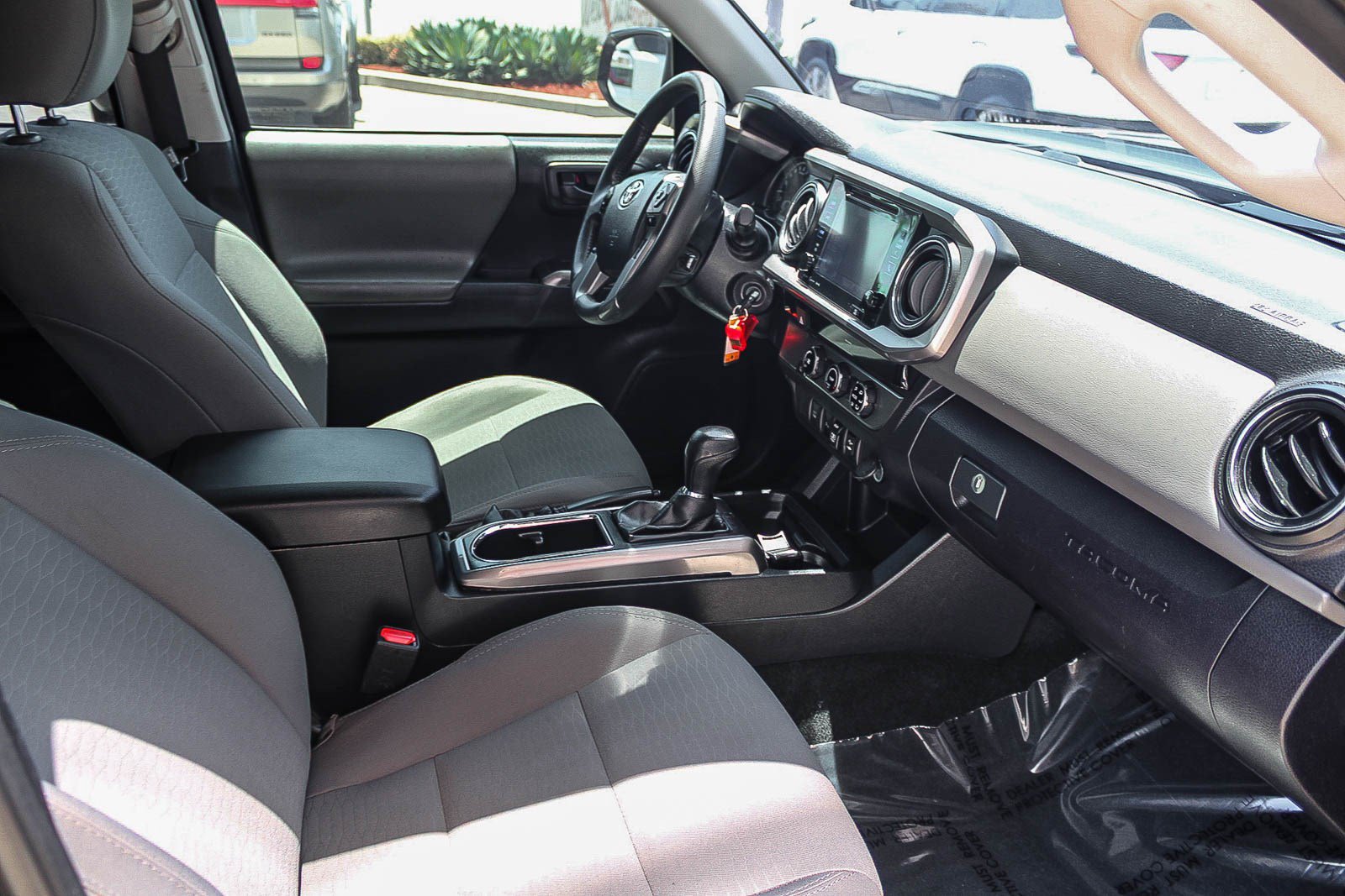 Used 2018 Toyota Tacoma SR5 RWD image 18