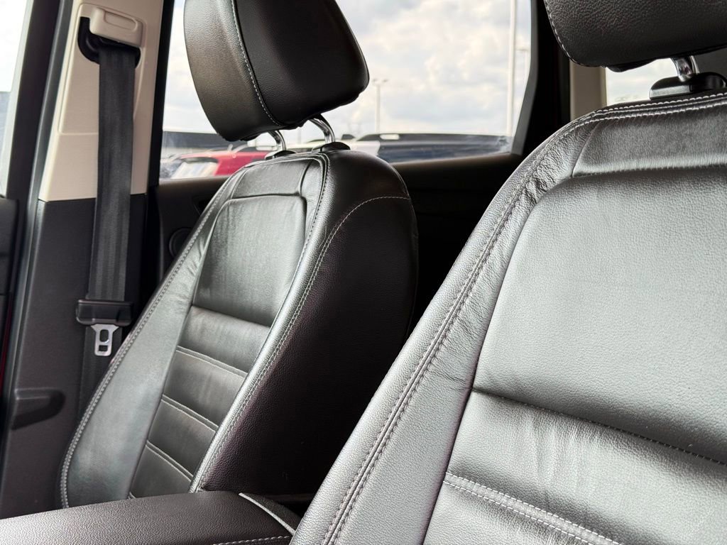 Used 2017 Ford Escape Titanium image 17