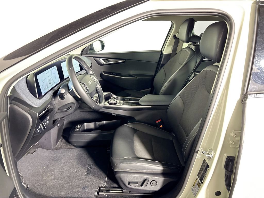 Certified 2024 Kia EV6 Light AWD/4WD image 12