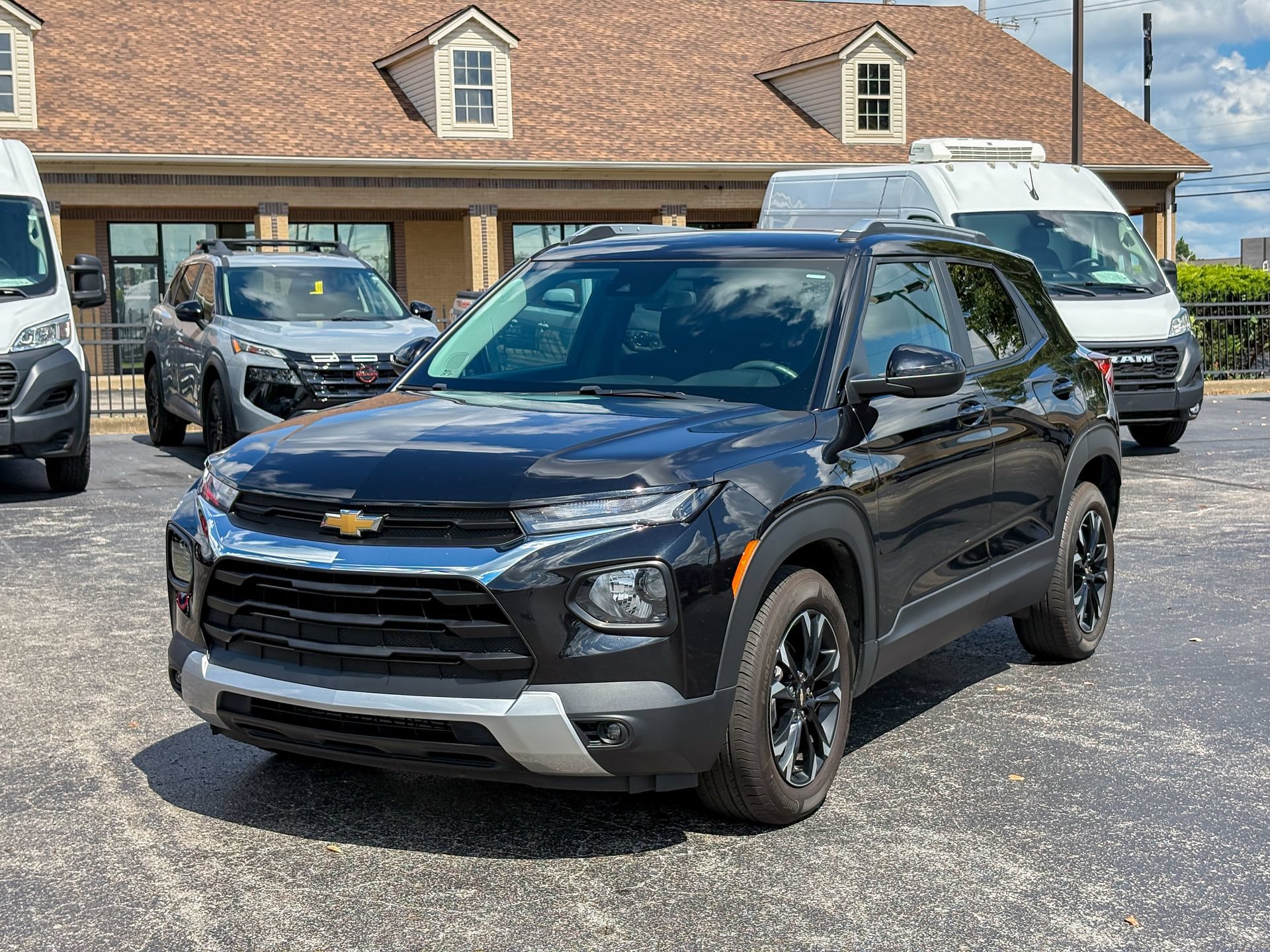 Used 2023 Chevrolet TrailBlazer LT FWD image 5