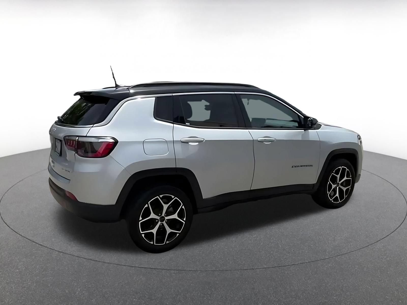 Used 2025 Jeep Compass Limited AWD/4WD image 13