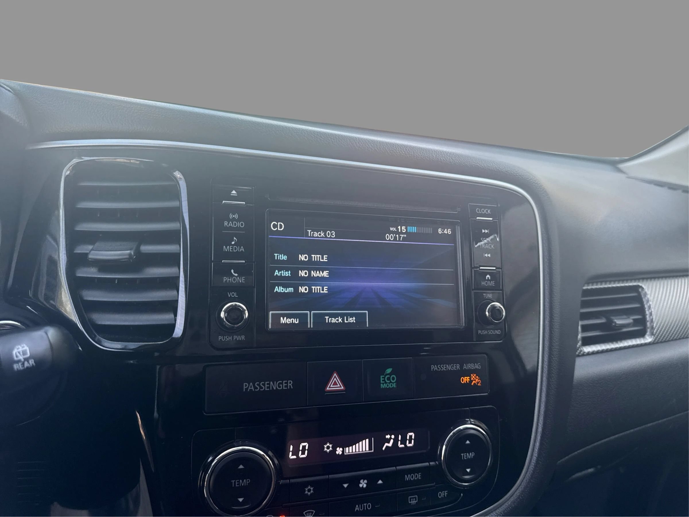 Used 2016 Mitsubishi Outlander SE AWD/4WD image 16