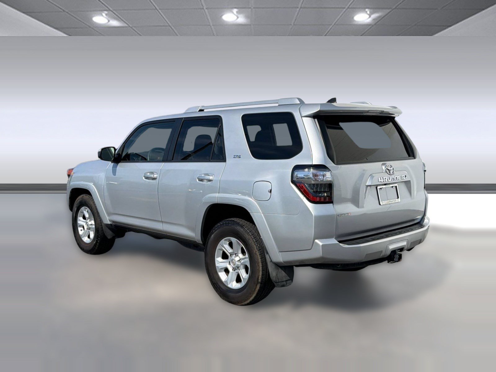 Used 2018 Toyota 4Runner SR5 RWD image 3