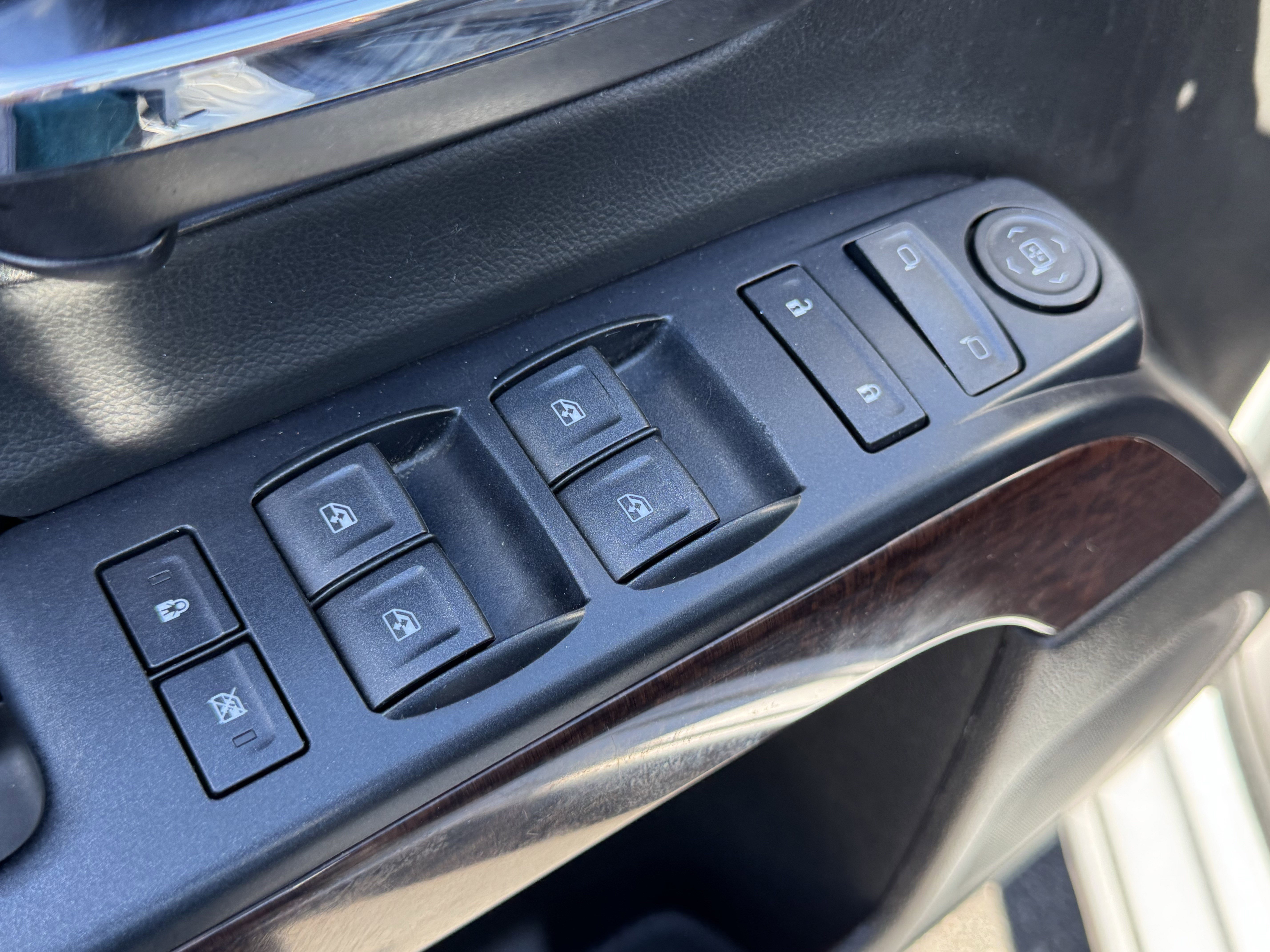 Used 2015 GMC Sierra 1500 SLE w/ SLE Value Package image 24