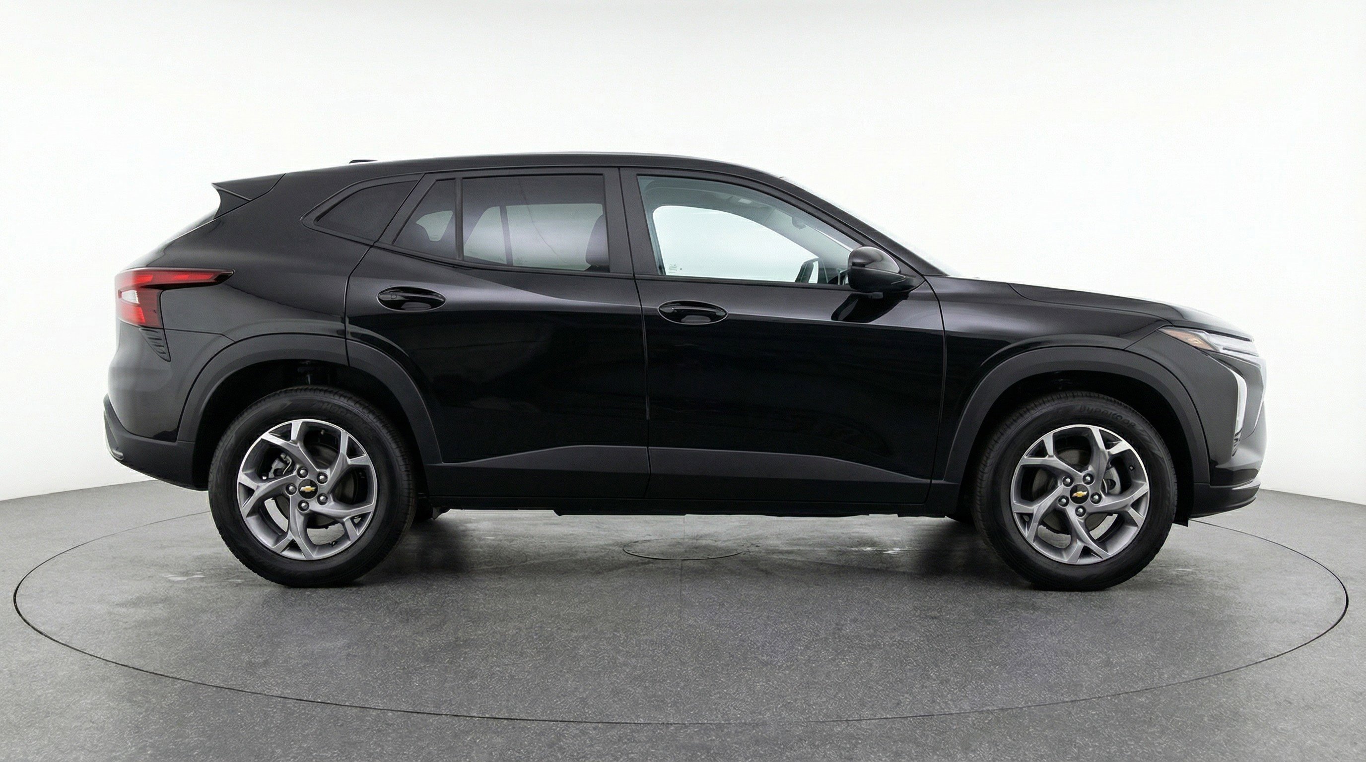 Used 2025 Chevrolet Trax LT w/ LT Convenience Package FWD image 11