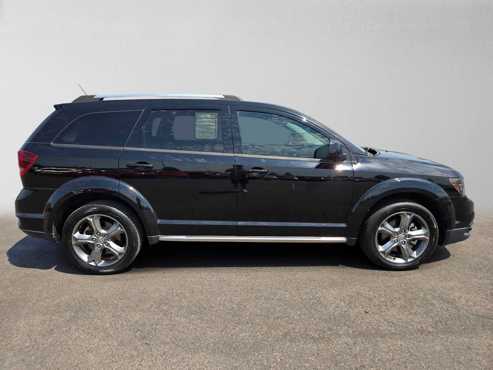Used 2016 Dodge Journey Crossroad w/ Popular Equipment Group FWD image 2