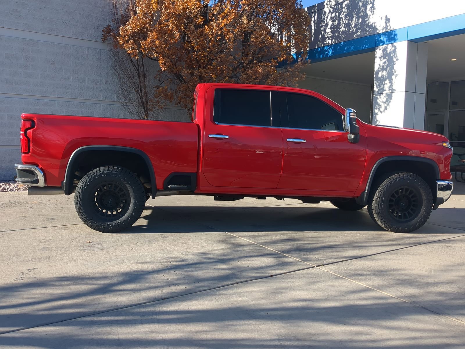 Used 2024 Chevrolet Silverado 3500 LTZ image 7