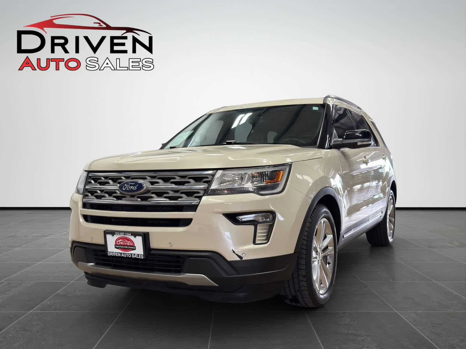 Used 2018 Ford Explorer XLT w/ Equipment Group 202A image 1