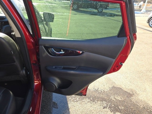 Used 2022 Nissan Rogue Sport SL image 32