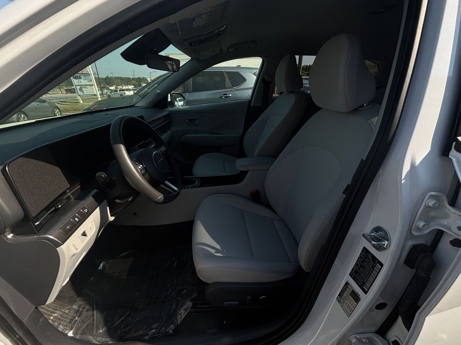 Used 2025 Hyundai Kona SEL image 33