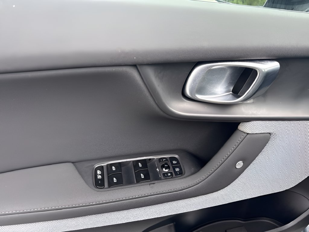 Used 2022 Polestar Polestar 2 w/ Plus Package AWD/4WD image 22