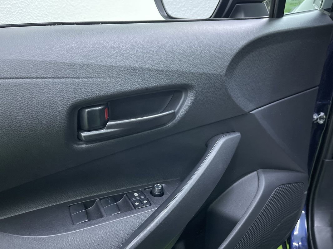 Used 2025 Toyota Corolla LE image 16