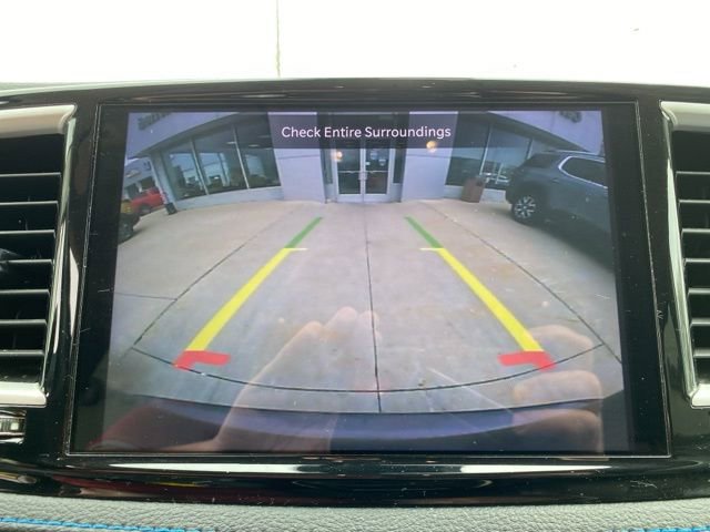 Used 2021 Chrysler Pacifica Touring-L FWD image 22