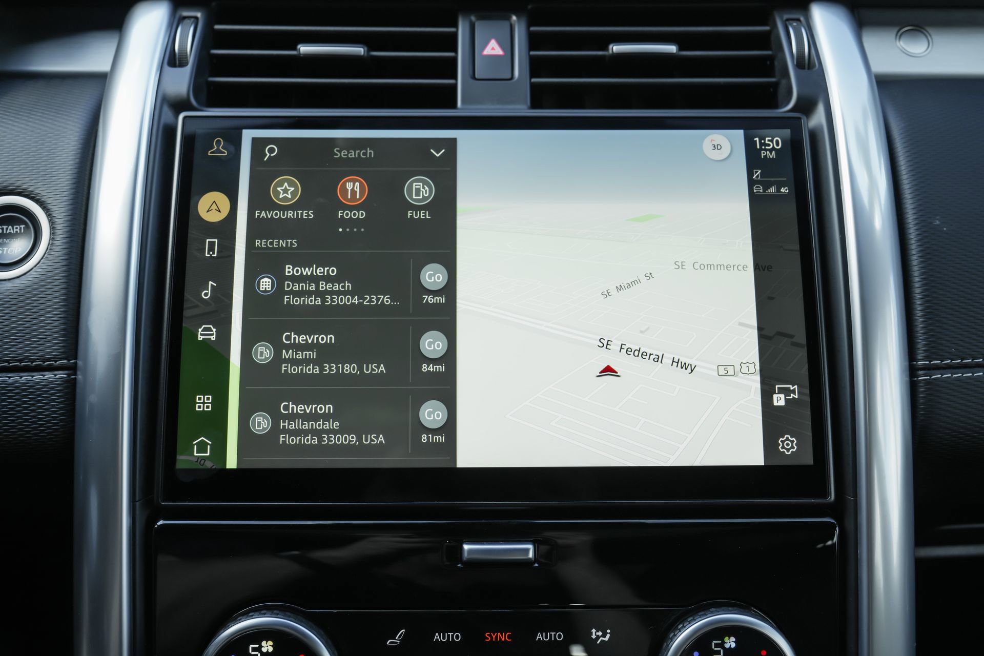 Used 2024 Land Rover Discovery Dynamic SE image 12