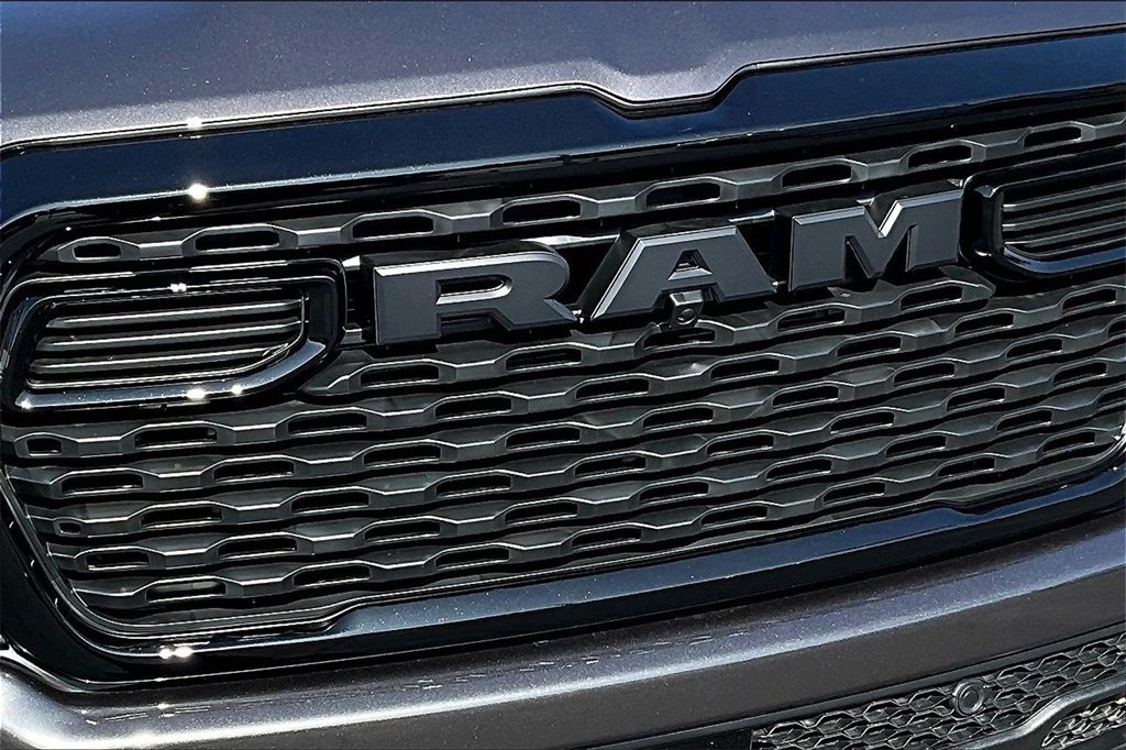 New 2026 RAM 1500 4x4 Crew Cab image 16